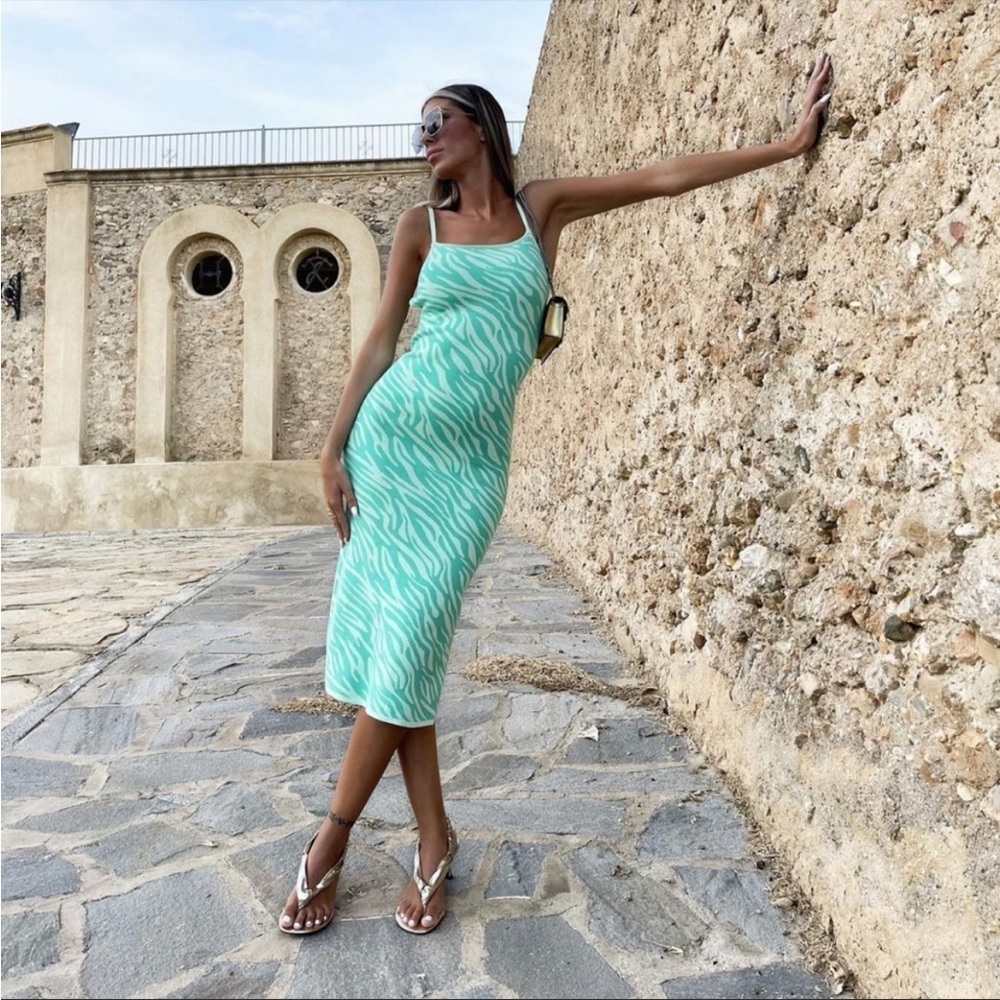 ZARA ANIMAL JACQUARD KNIT DRESS size small